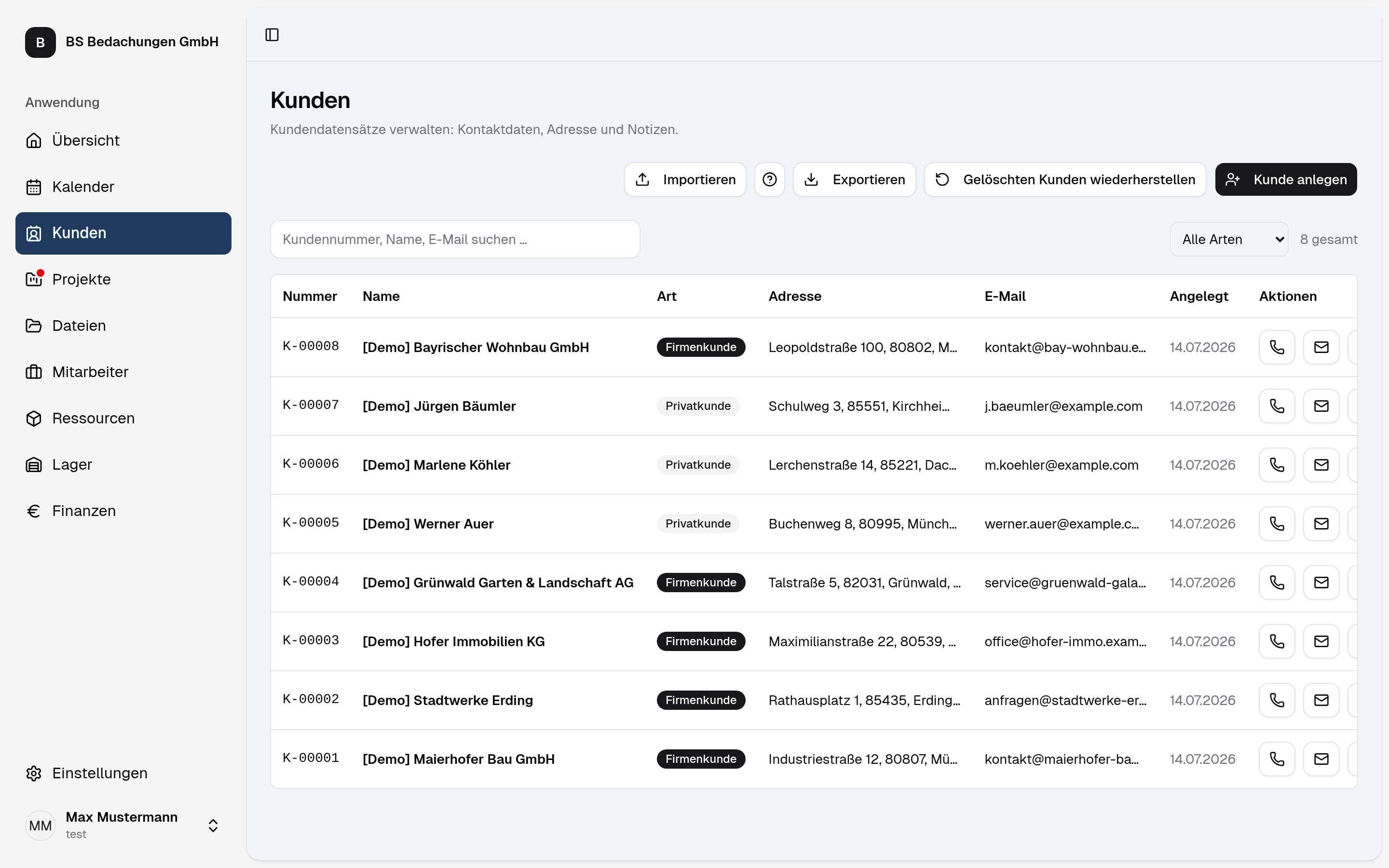 Kundenverwaltung mit Firmen- und Privatkunden, Suche sowie Import und Export als CSV.